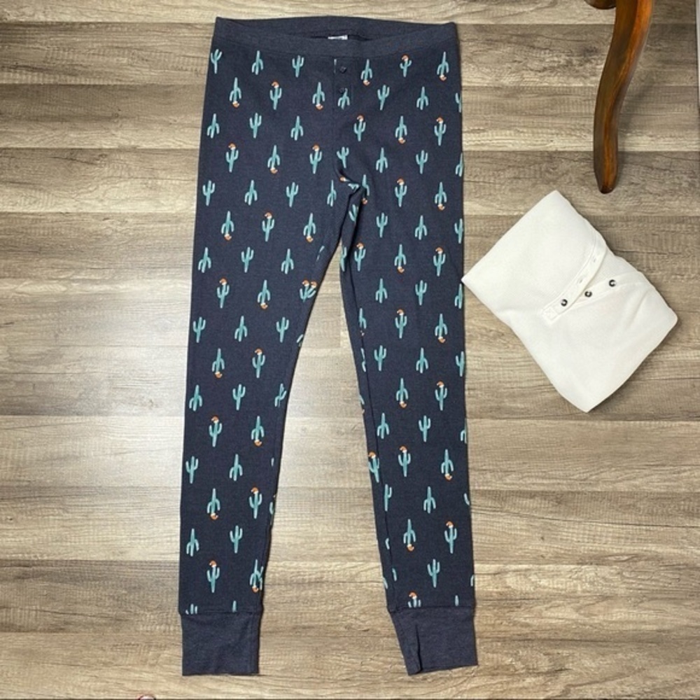 Old Navy Classic Thermal Print Leggings / Santa Hat & Cactus size Medium